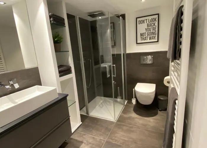 Appartement Souterrain In Einer Stadtvilla *